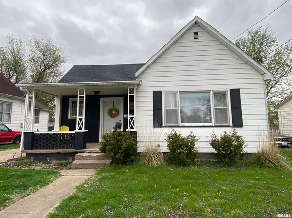 458 N 8th Ave, Canton, IL 61520