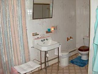 4th image of 439 Jordan Ave