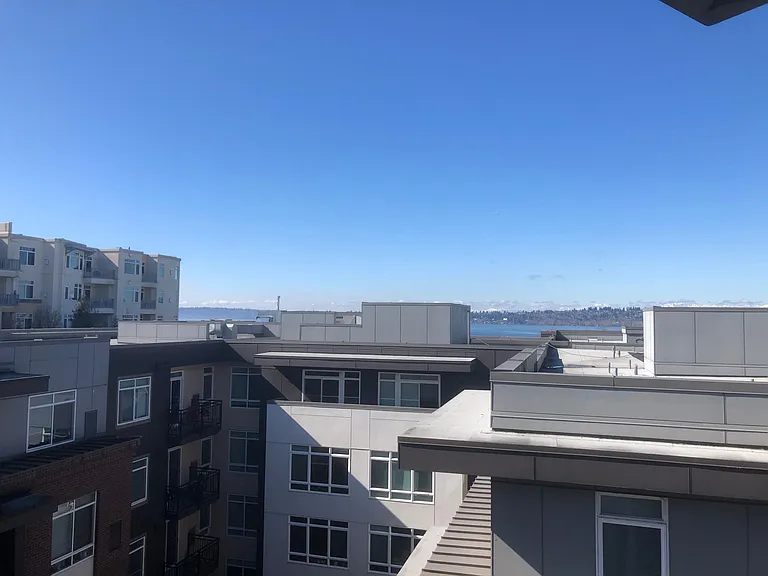 Kirkland Ave — Photo 10