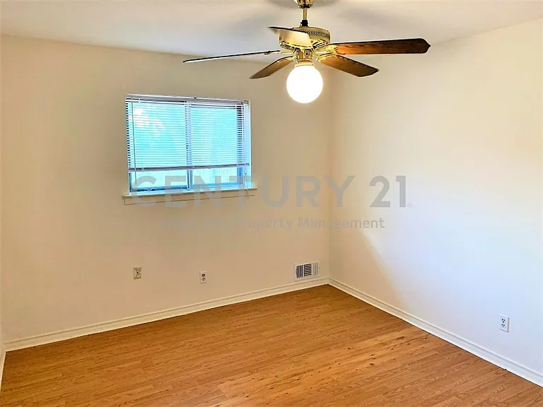 3910 Bucknell Dr — Photo 12