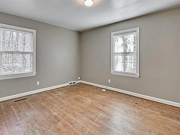 1402 Roanoke Dr — Photo 29