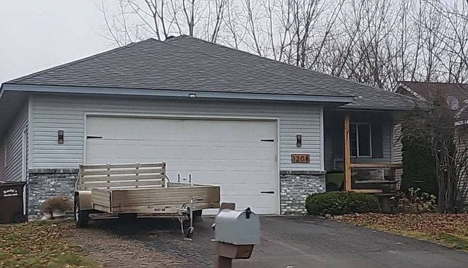 1st image of 1208 Leo Ln