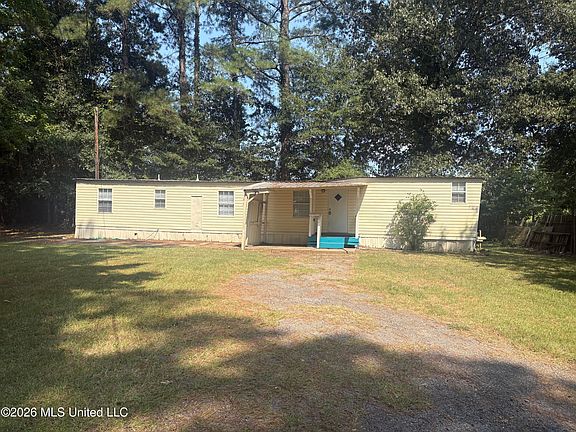 2nd image of 316 Lake Harbor Rd