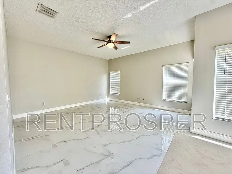 10181 Marsh Pine Cir — Photo 9