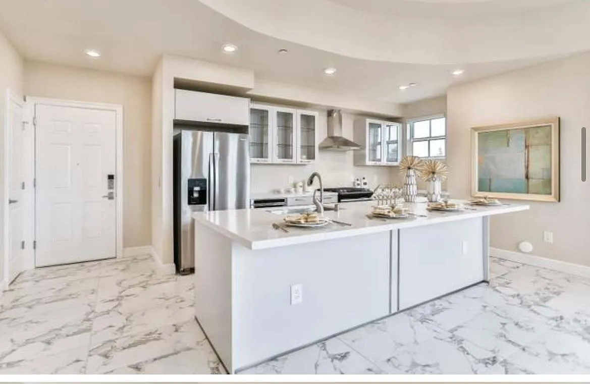 2 bed, 1135 sqft, $4,200 — Photo 3