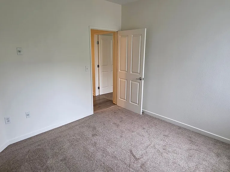 1501 Front St #202 — Photo 13