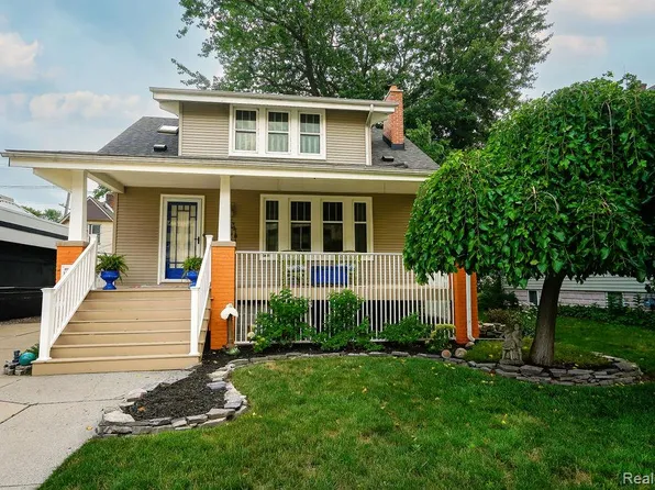545 Eureka Rd, Wyandotte, MI 48192