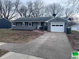 931 7th St, Sibley, IA 51249