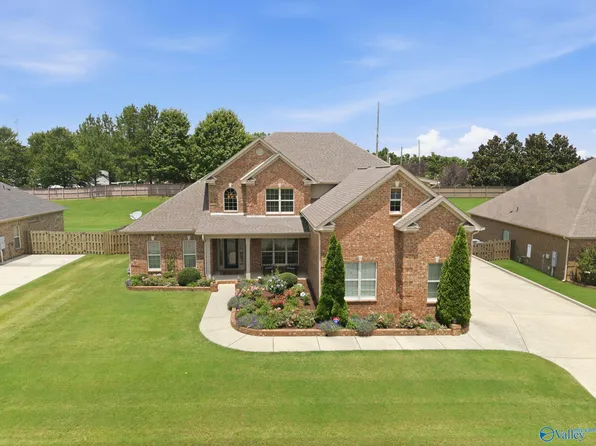 214 Legendwood Dr NW, Madison, AL 35757