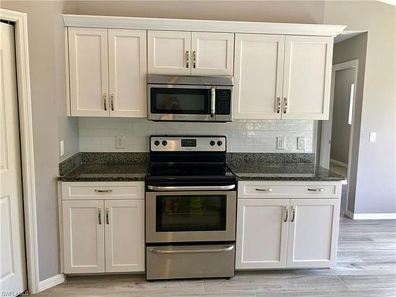 5th image of 8841 Woodgate Dr