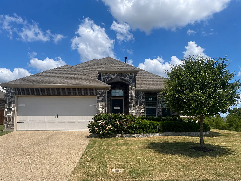 4002 Chesapeake Way