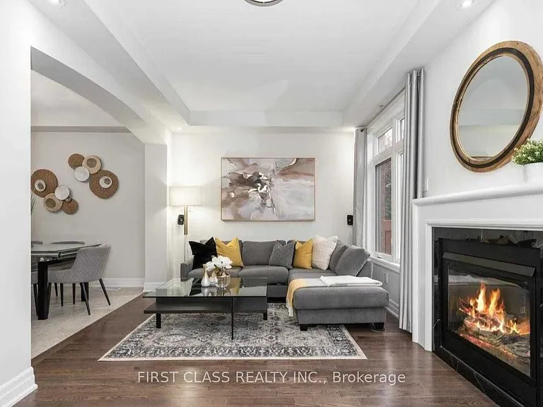 11 Claudview St — Photo 2