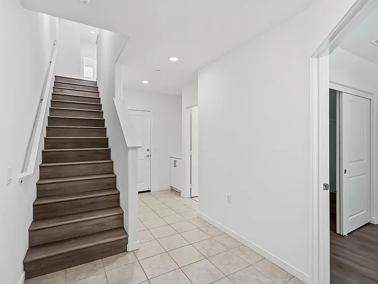 684 Panorama Ln — Photo 14