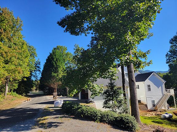 4th image of 457 Oakmont Dr #1