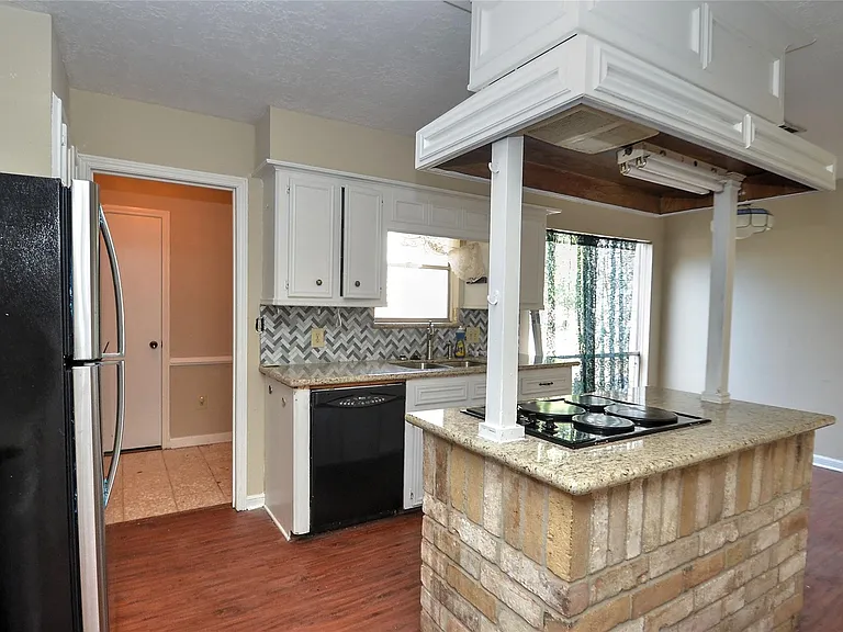 234 Wickhamford Way — Photo 3