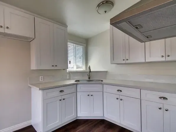 11883 Eucalyptus Ave APT 1, Hawthorne, CA 90250