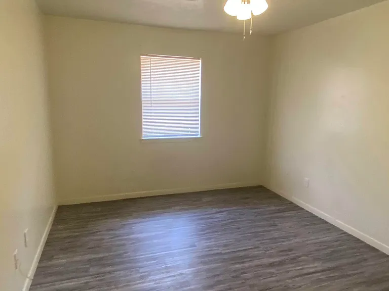 717 San Saba Dr — Photo 9
