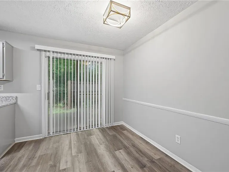 2897 Spruce Cir — Photo 8