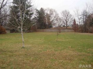 470 E High Point Dr, Peoria, IL 61614