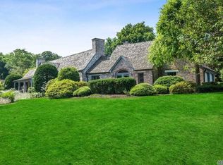 1 Wincoma Dr, Huntington Bay, NY 11743