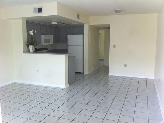3rd image of 670 NW 85th Pl APT 103