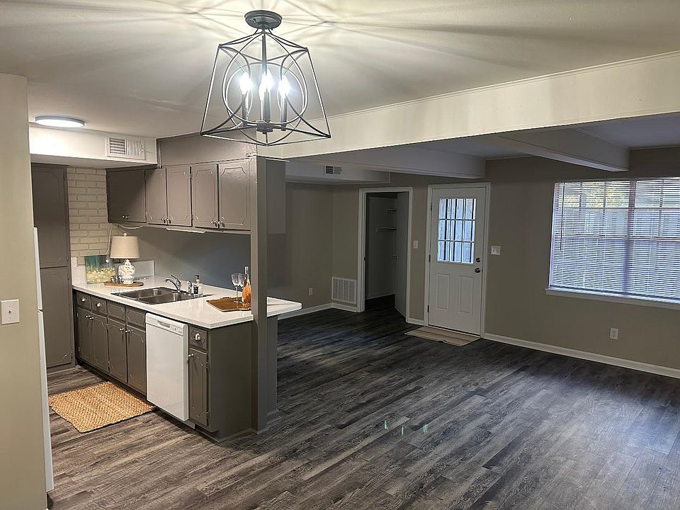 Kitchen/den area