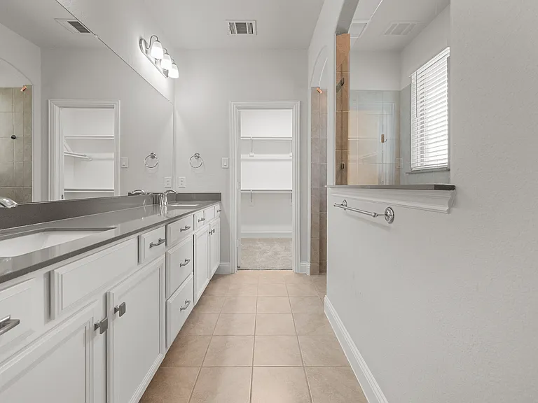 1716 Elise Ln — Photo 33
