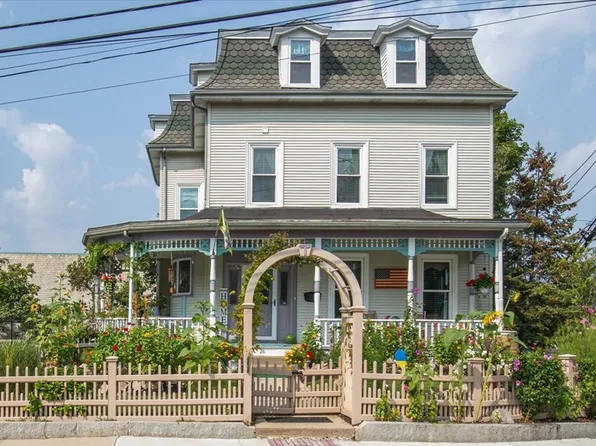 26 Oak St, Boston, MA 02136