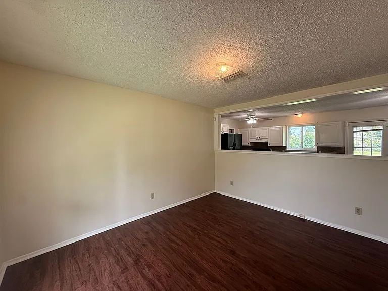 3979 Stuart Ave — Photo 4