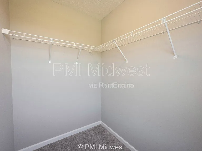 2952 W New York St — Photo 40