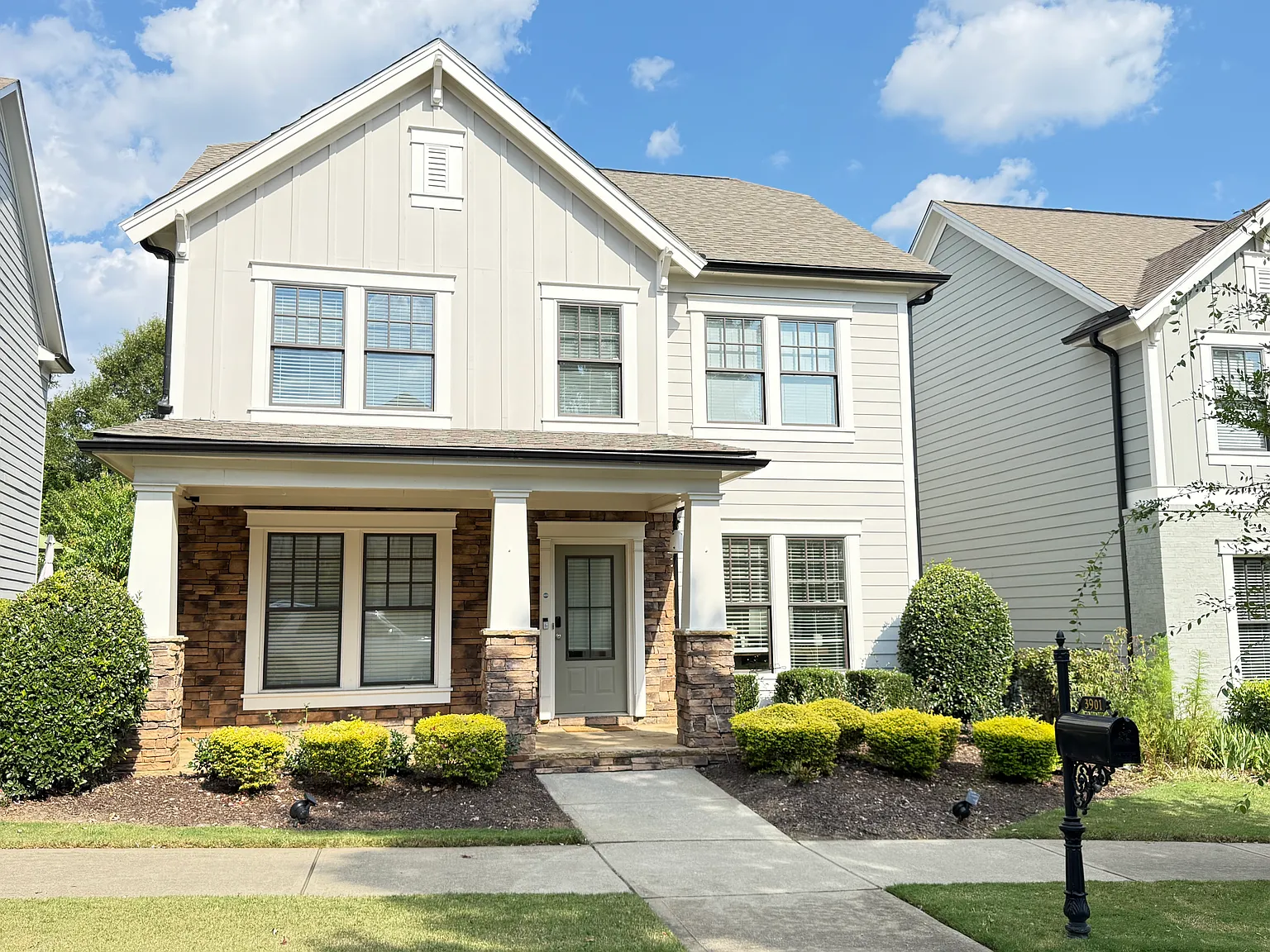 4 bed, 2.5 bath, 2156 sqft, $3,300 — Photo 1