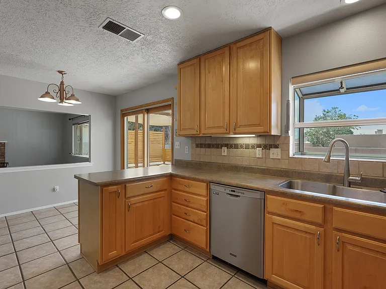 7553 Union St NE — Photo 21