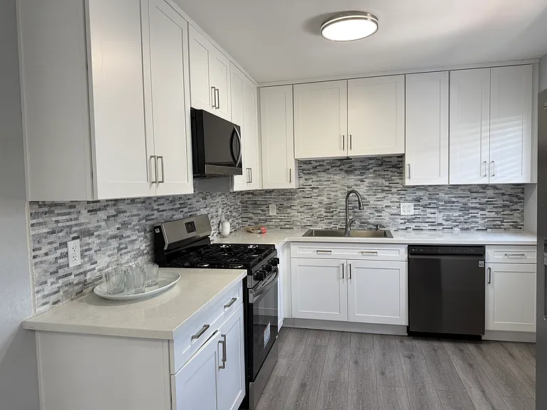 4830 Solola Ave #A — Photo 6