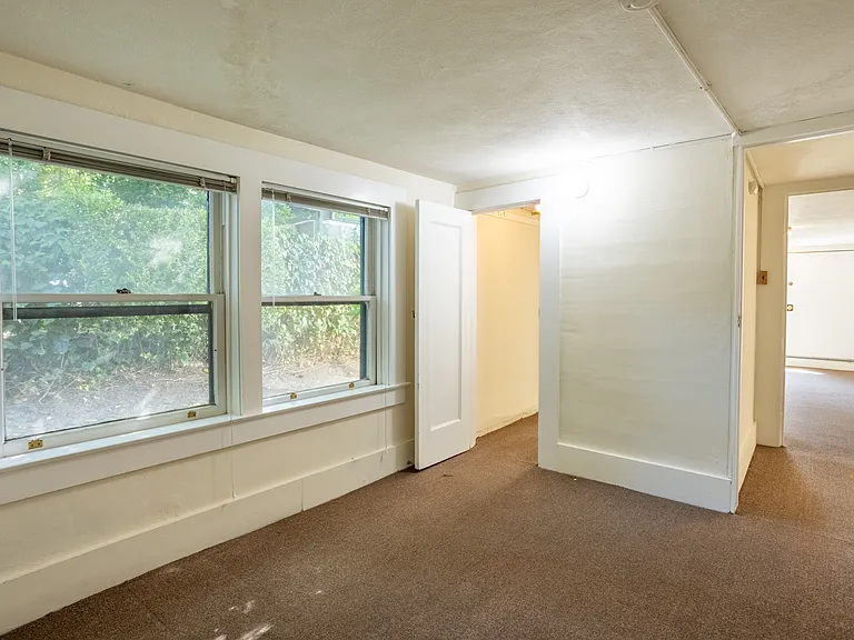 812 W 1st St #1 — Photo 23
