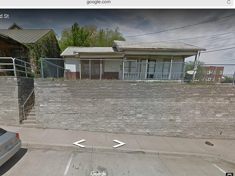 113 W 2nd St — Photo 1