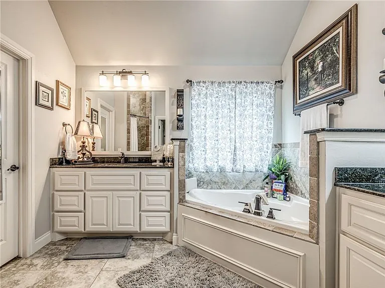5009 Crater Lake Dr — Photo 18