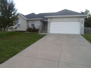 990 S Redwood St, Nixa, MO 65714