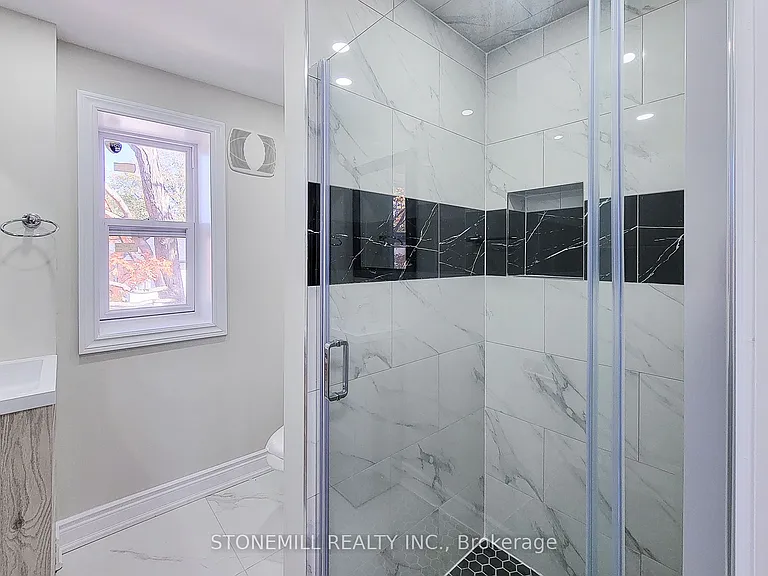 727 College Ave — Photo 41