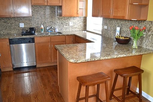 4th image of 3648 W Belle Plaine Ave Unit 405