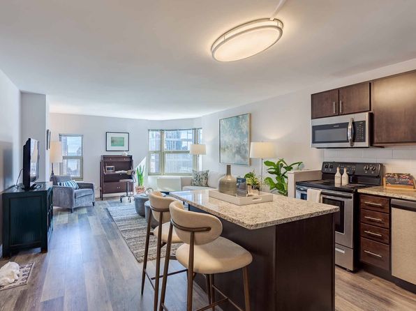8 W Chestnut St Unit 17H