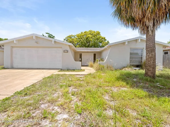 9131 Hunt Club Ln, Port Richey, FL 34668