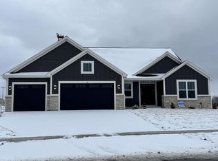 497 Limestone Ln, Slinger, WI 53086