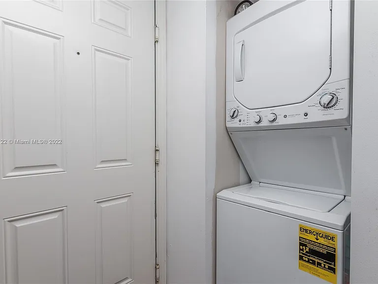 102 SW 6th Ave #202 — Photo 18