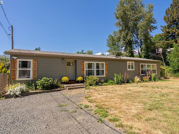 2nd image of 165 NW 8th Pl