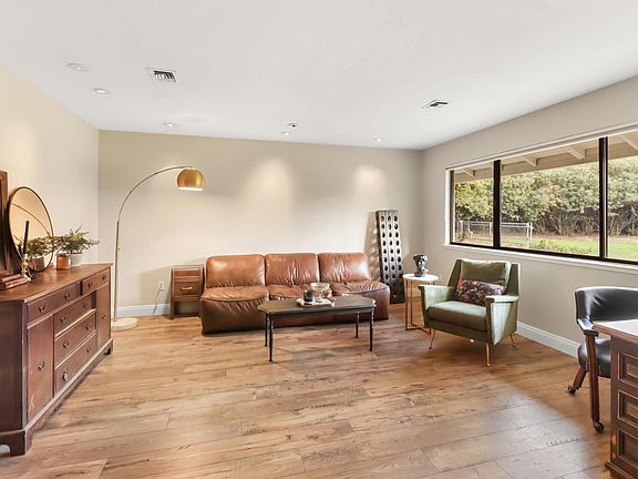 4th image of 6330 Auburn Folsom Rd