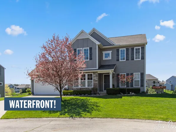 9355 Pier Pl, West Olive, MI 49460