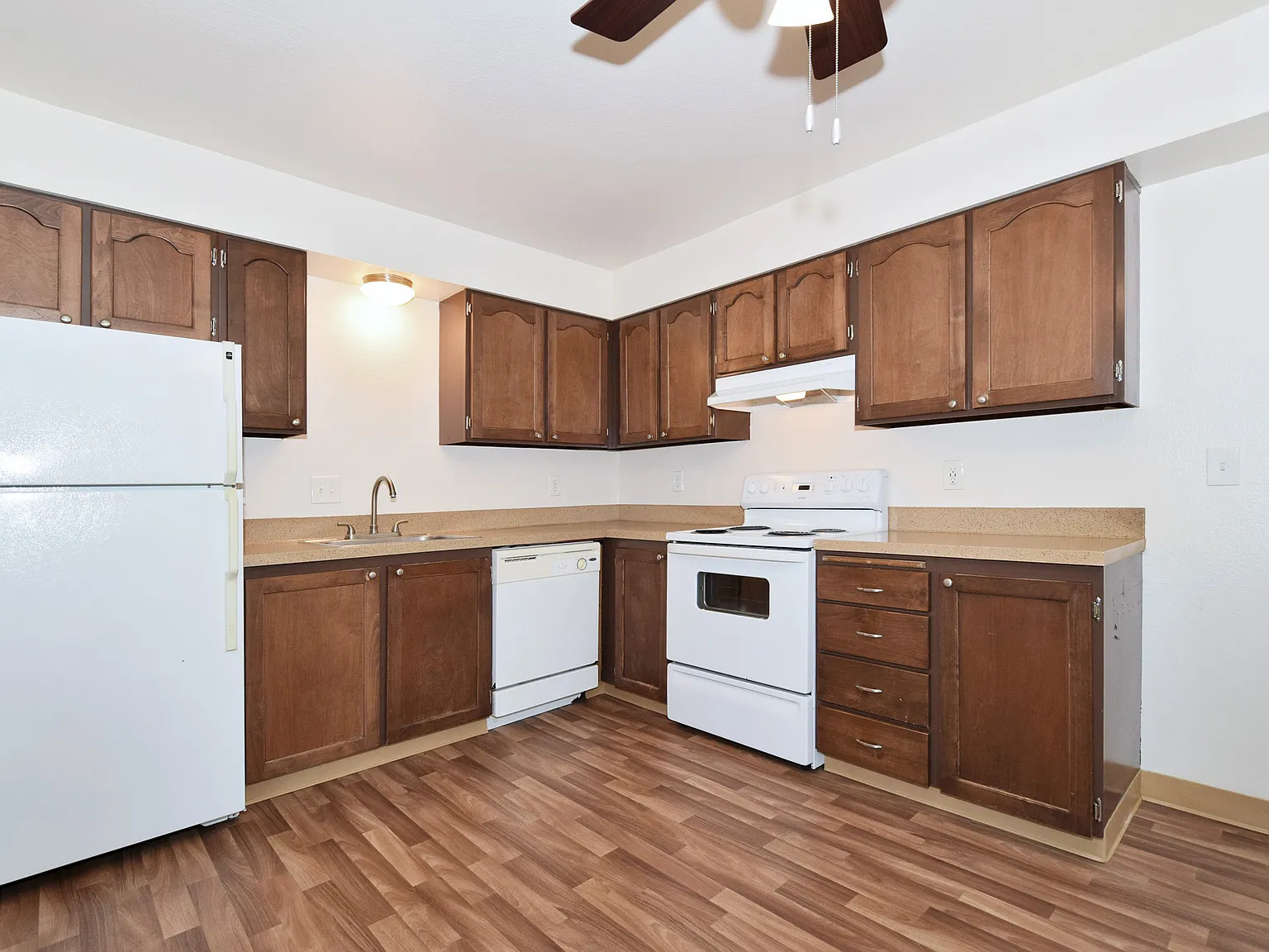 Gardenbrook Apartments — Photo 2