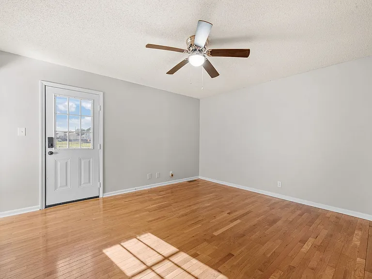 3726 Heather Dr — Photo 15