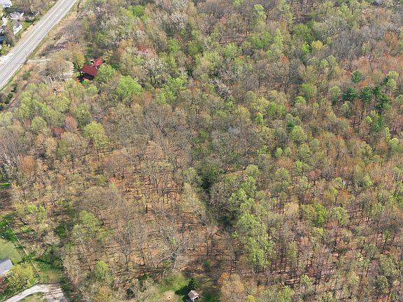 3rd image of 15161 Hillside Rd