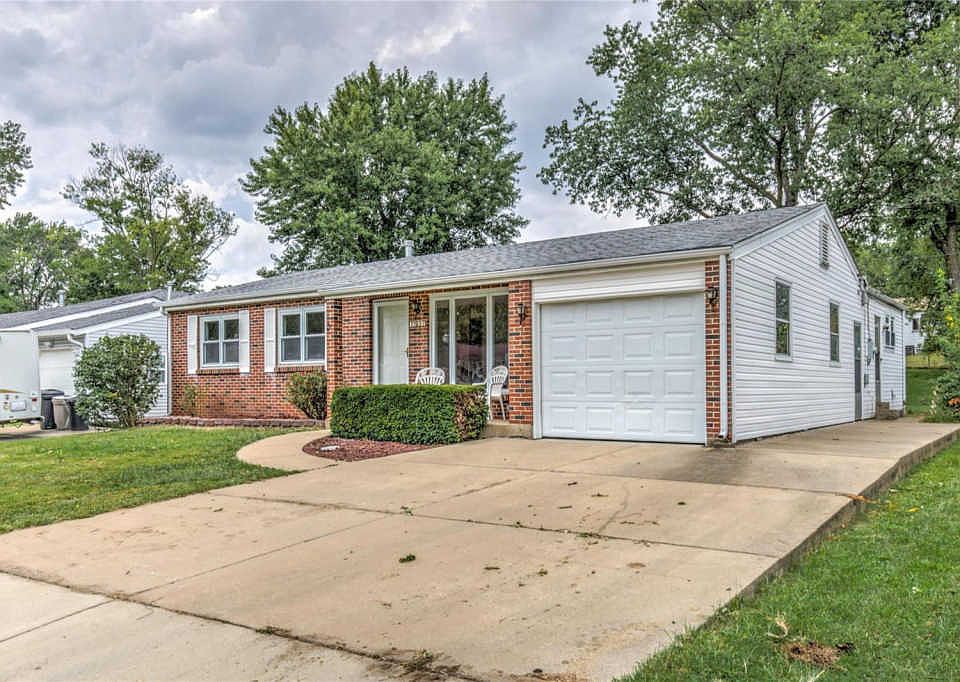 1st image of 11937 Brookmont Dr